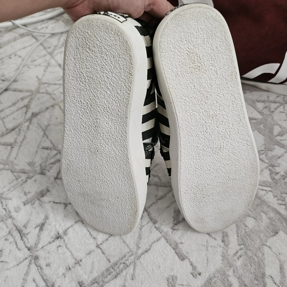Kate‎ Spade New York Louise Sneakers Womens 6 Slip On Shoes Striped Black White